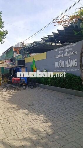 Tuyển Nữ Nhân Viên Bán Cafe Pha Máy
