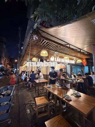 Tuyển nhân viên phục vụ