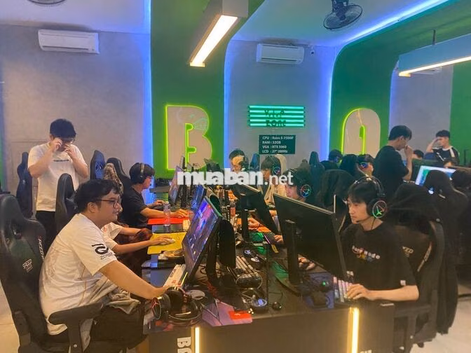 Bếp sơ chế thức ăn nhanh quán NET