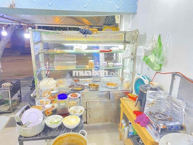 Tuyển nhân viên nữ phụ bán quán cơm tấm