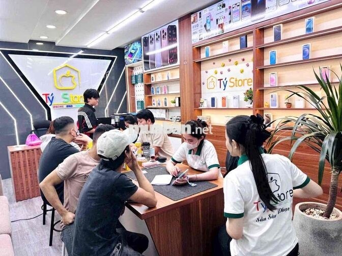 📢 TÝ STORE TUYỂN ĐỒNG ĐỘI 📢  📱 Vị trí: Nhân viên b