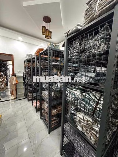 TUYỂN 1 NV ĐÓNG GÓI VÀ 1 NV REP TIN NHẮN QUẦN ÁO