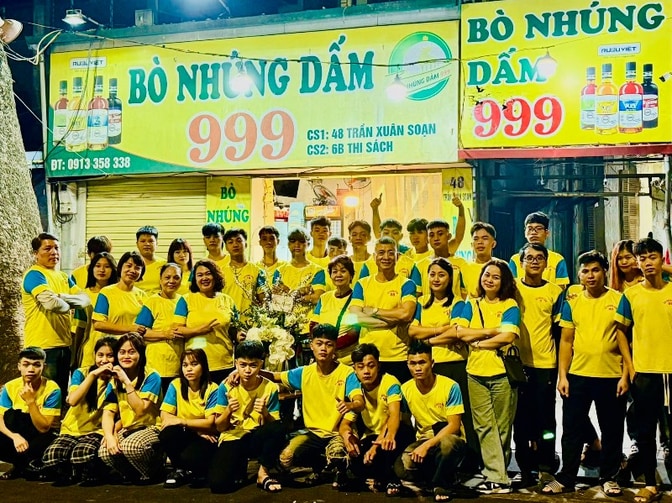 Tuyển nhân viên phục vụ chạy bàn