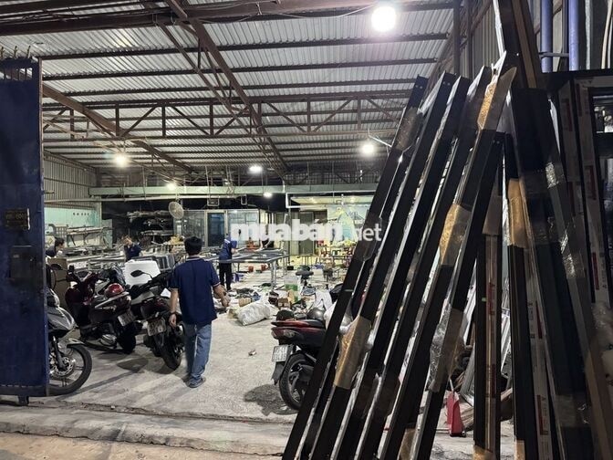 🔧 VIKODOOR TUYỂN DỤNG – THỢ PHỤ NHÔM KÍNH Q12