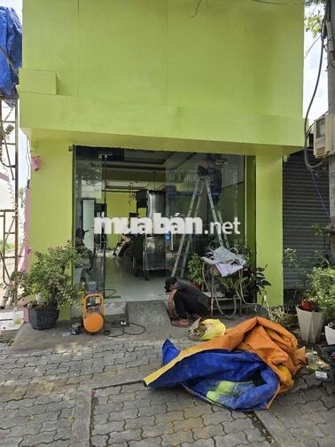 cần tuyển nhăn viên Pha Chế và Phục Vụ