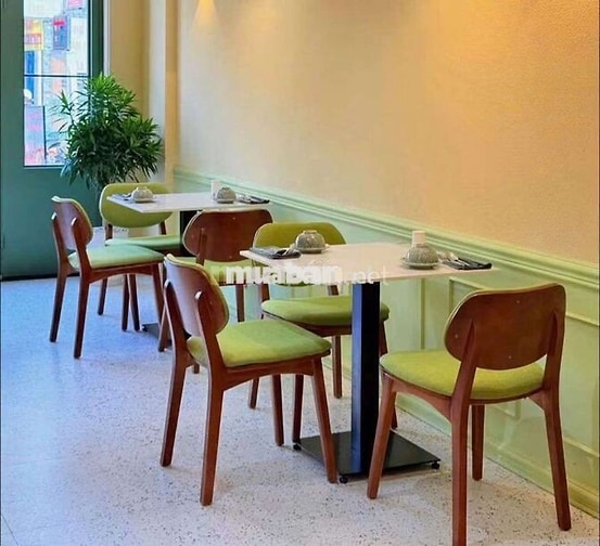 cần tuyển nhăn viên Pha Chế và Phục Vụ