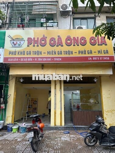 Tuyển bảo vệ quán phở gà