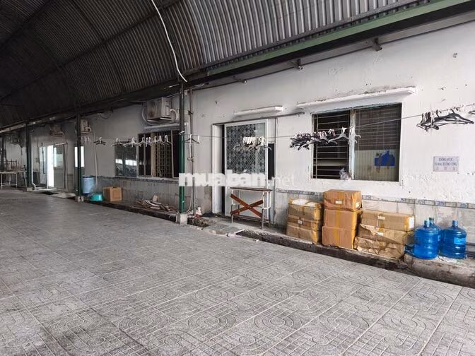Tuyển bảo vệ coi nhà máy ăn ở tại chỗ 