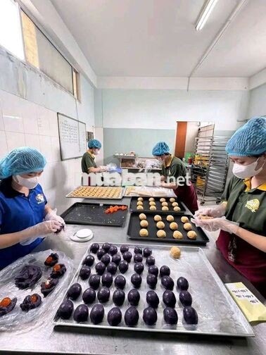 giao bánh mì xe máy bao ăn ở