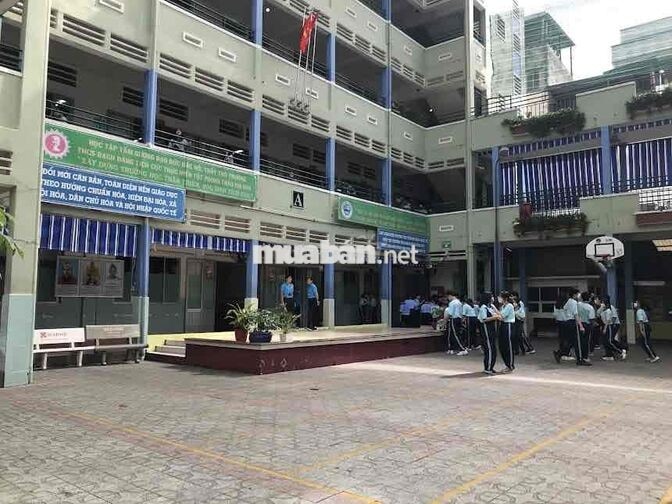 Bán căn tin trường THCS Đoàn Thị Điểm