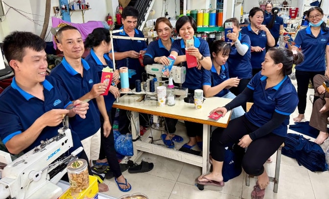  CẦN TUYỂN 2 THỢ MAY 1 KIM ĐI LÀM NGAY