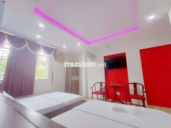 Tuyển lễ tân ca đêm từ 19h tới 7h