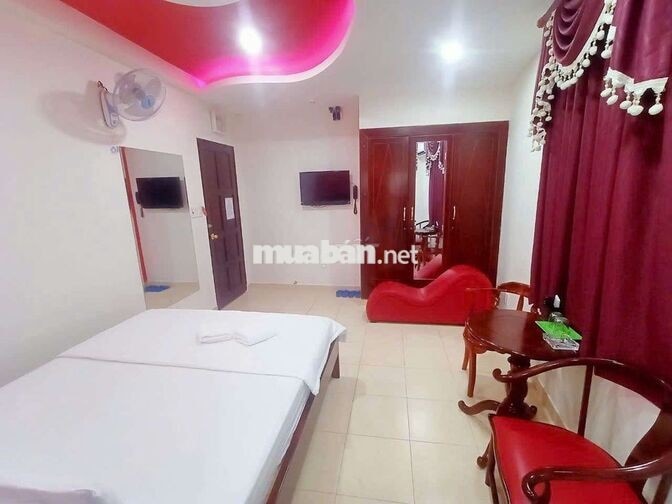 Tuyển lễ tân ca đêm từ 19h tới 7h
