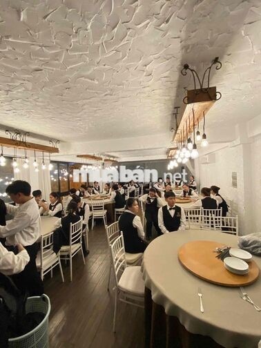 Tuyển dụng nhân viên phục vụ tiệc cưới Q7