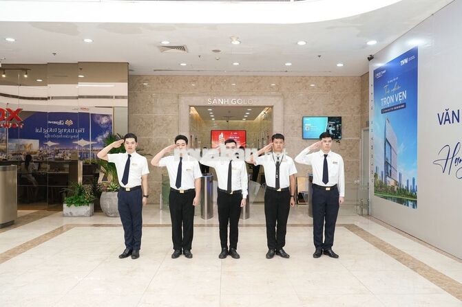Bảo vệ nội bộ lương 13tr đứng sảnh tòa vp hạng a