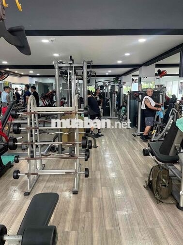 Phòng Gym cần tuyển 01 nhân viên vệ sinh.