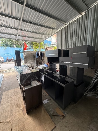 Tuyển học việc và thợ gia công , lắp đặt nhựa đài loan và gỗ MDF