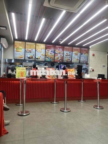 [DĨ AN] JOLLIBEE TUYỂN DỤNG NHIỀU VỊ TRÍ