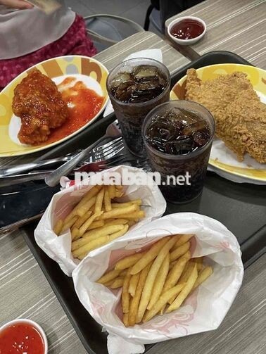 [DĨ AN] JOLLIBEE TUYỂN DỤNG NHIỀU VỊ TRÍ