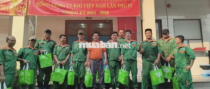 NHÂN VIÊN SẢN XUẤT NẠP GAS 