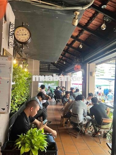 tuyển nhân viên phục vụ đi làm ngay