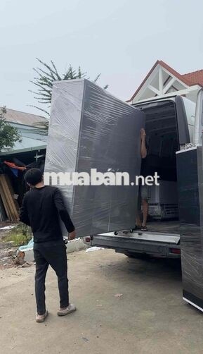 tuyển phụ xe đi theo xe tải giao hàng tủ giường