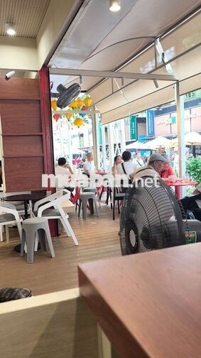Đẹp Café Q1 tuyển nhân viên