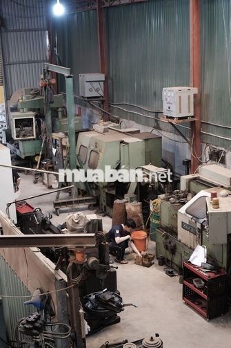 Thợ Vận Hành Máy CNC Phay Tiện