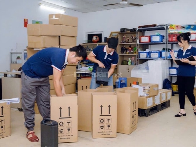 Cần tuyển gấp 2 nhân viên LĐPT : dán tem, soạn hàng, đóng gói sản phẩm