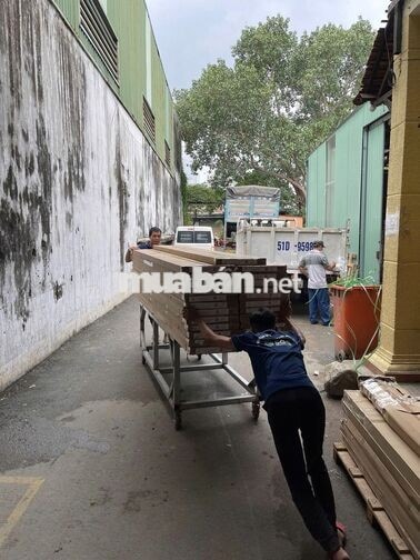 NHÂN VIÊN KHO BỐC XẾP (Tấm Ốp Nội Thất)