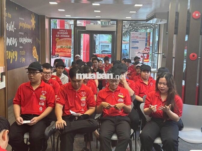 [LÀM NGAY, KO CẦN KN] 80 NHÂN VIÊN JOLLIBEE SÀI GÒ