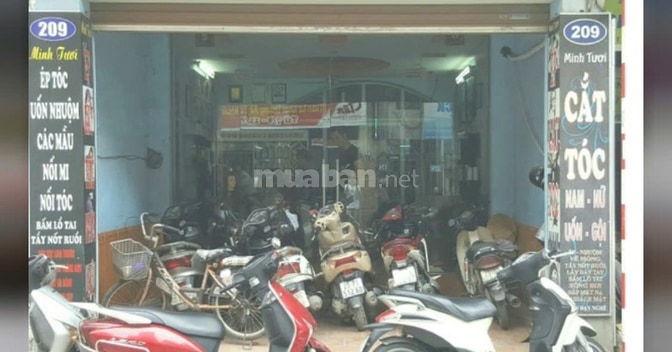 Cần tuyển thợ tóc Nam- Nữ, đi làm luôn, ăn ở tại salon, được đào tạo