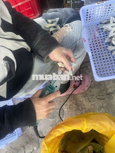NHÂN VIÊN SẢN XUẤT ĐẠO CỤ PHIM & MÔ HÌNH