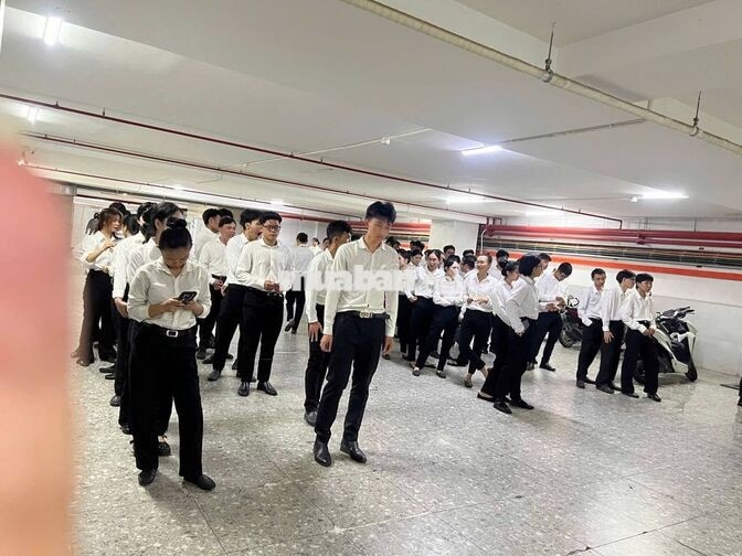 TUYỂN PHỤC VỤ LƯƠNG LIỀN  400K - 500K/ NGÀY