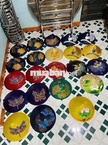 vẽ nón bằng màu acrylic