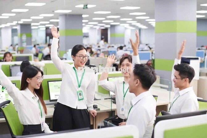 TUYỂN DỤNG CSKH SAU VAY - NHẮC PHÍ TRỄ HẠN