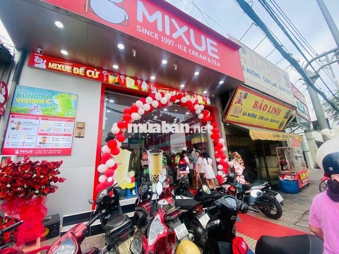 tuyển 10 nhân viên nam nữ parttime phục vụ bàn