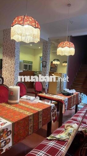 PHỤ BẾP LÀM LIỀN - Nhà hàng Nga Làng Việt Kiều