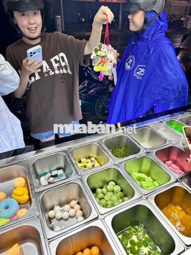 Tuyển Nhân Viên Bán Trà Sữa