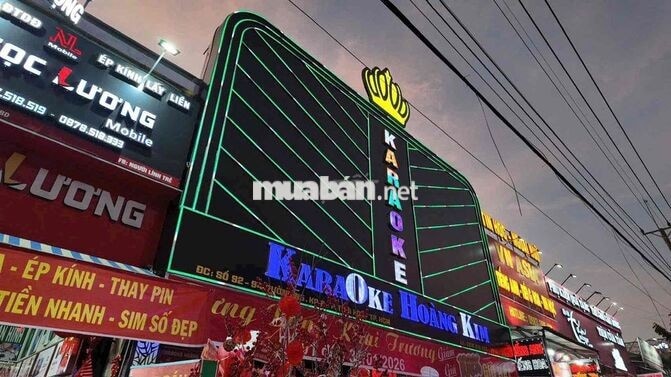 Tuyển phục vụ nam và bếp karaoke