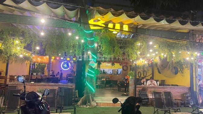 TUYỂN PHỤC VỤ XOAY CA, PHA CHẾ CA KHUYA