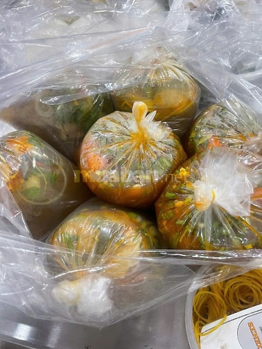 CẦN NGƯỜI PHỤ QUÁN BÚN BÒ EMART-2 (KO YC KN)
