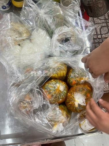 CẦN NGƯỜI PHỤ QUÁN BÚN BÒ EMART-2 (KO YC KN)