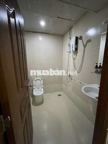 Tuyển 1 Nữ Tạp Vụ Dọn Phòng Khách Sạn ca ĐÊM Q.10