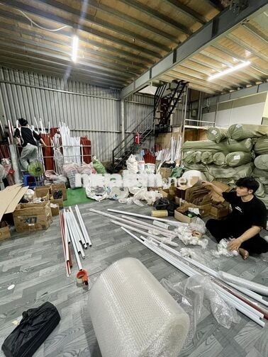 NV ĐÓNG GÓI ĐƠN RÈM CỬA CHĂN GA NỆM ĐI LÀM NGAY 