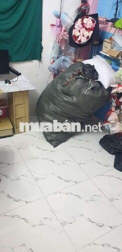 Cần 1 Bạn Phụ Đóng Hàng Phụ Kiện Hoa , Và Làm Hoa