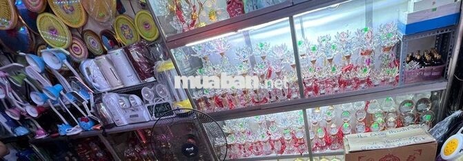TUYỂN NHÂN VIÊN BÁN HÀNG NỮ