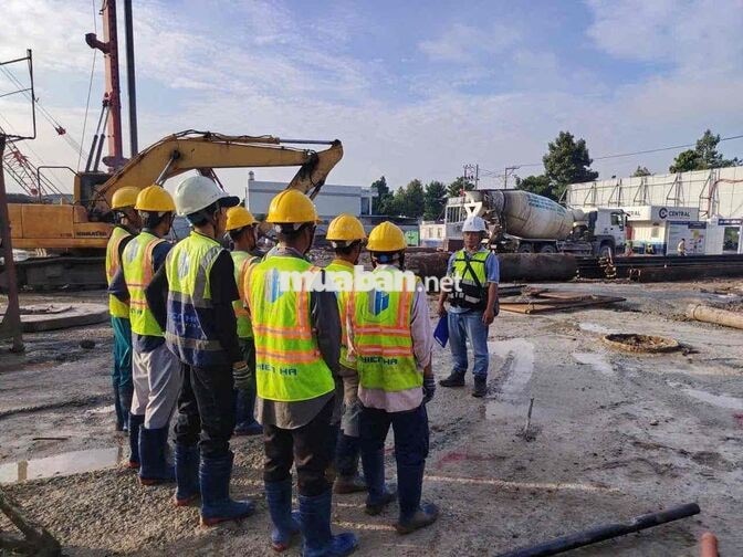 TUYỂN CÔNG NHÂN CÔNG TRƯỜNG