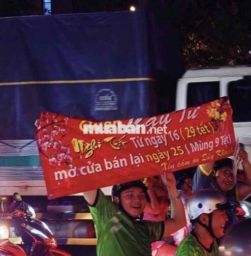 cần *** chảo chính phục vụ phụ bếp
