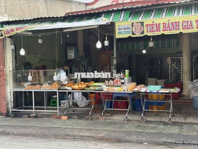 Tuyển nữ bán bánh 18-28t ca 6-19h go vap